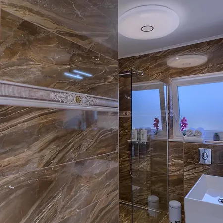 Ellara Penthouse Apartment *