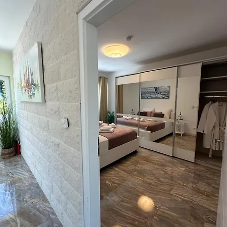 Ellara Penthouse * Zrnovo