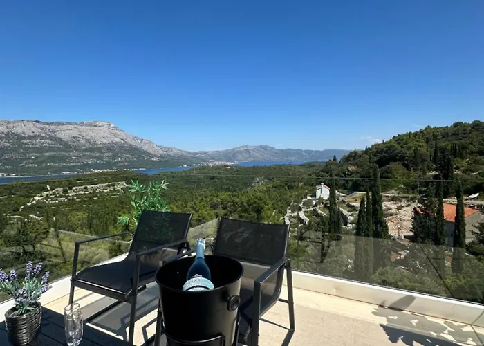 Ellara Penthouse Διαμέρισμα