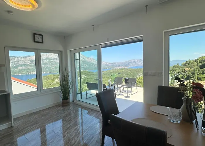 Ellara Penthouse Zrnovo