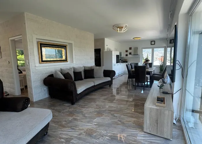 Διαμέρισμα Ellara Penthouse *