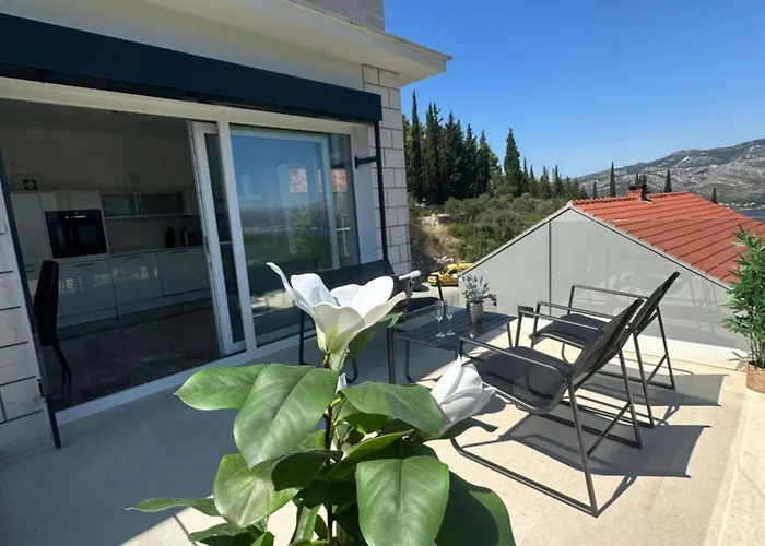 Ellara Penthouse Διαμέρισμα Zrnovo