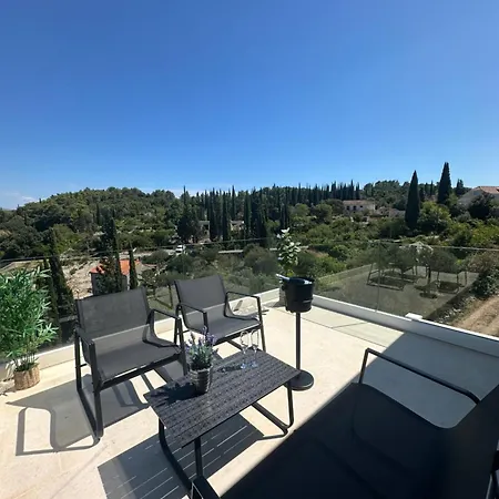 Ellara Penthouse Appartement Zrnovo