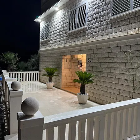 Ellara Penthouse Appartement *