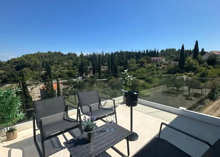 Ellara Penthouse Appartement Zrnovo