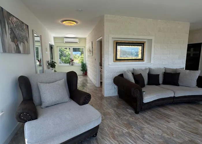 Ellara Penthouse Appartement *