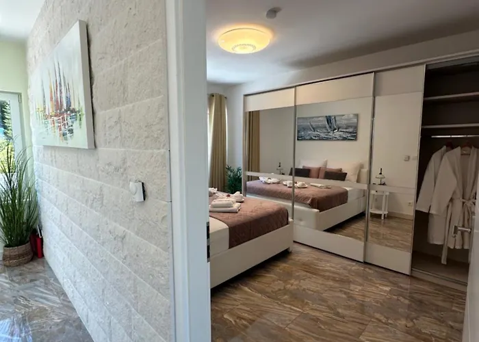 Ellara Penthouse * Zrnovo