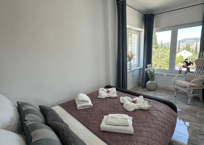 Ellara Penthouse Apartman