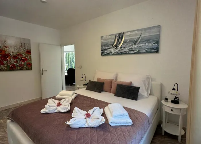 Ellara Penthouse Appartement *